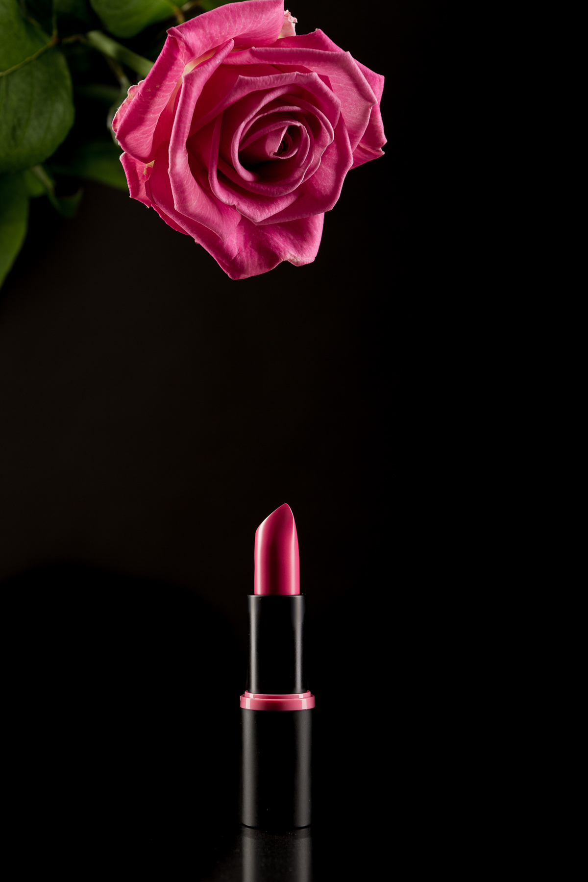 Blume mit Lippenstift